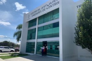 DETIENE FECCED A EX POLICÍA ESTATAL POR FALSIFICAR FIRMA DE JUEZ