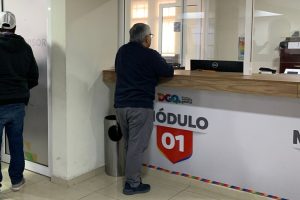 DETIENEN A EMPLEADA DE FINANZAS  POR EJERCICIO INDEBIDO DEL SERVICIO PÚBLICO